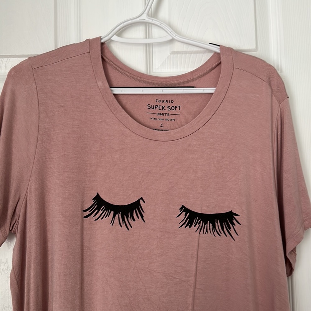 Torrid graphic tee - Picture 2 of 3